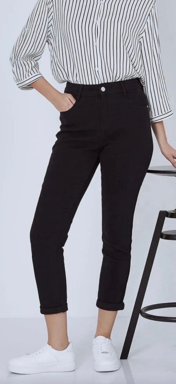 GIGI Mom Fit Jeans