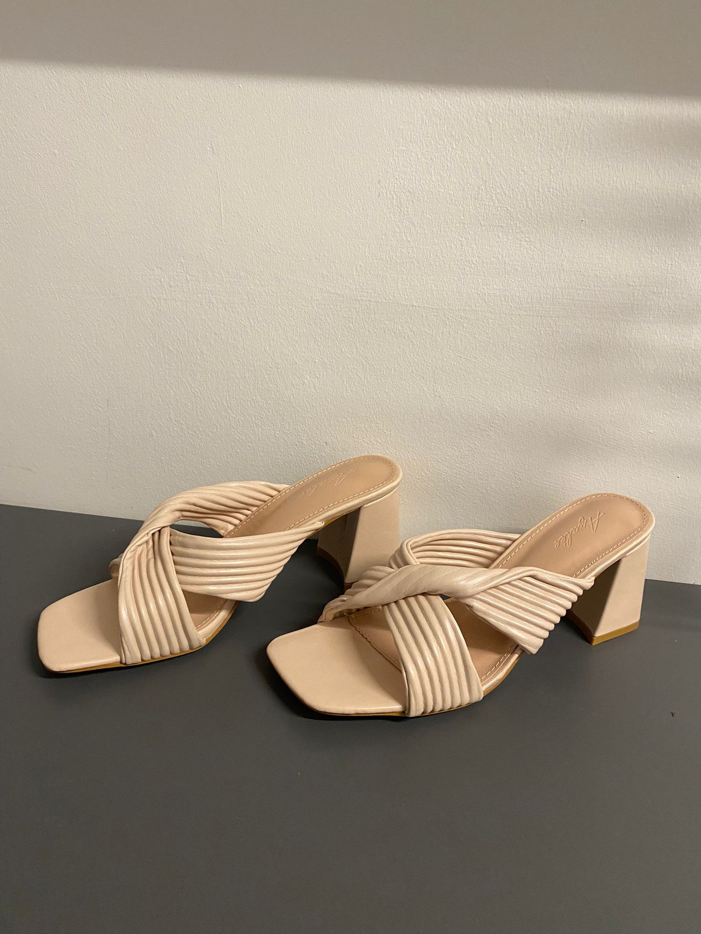 Block heel sandal